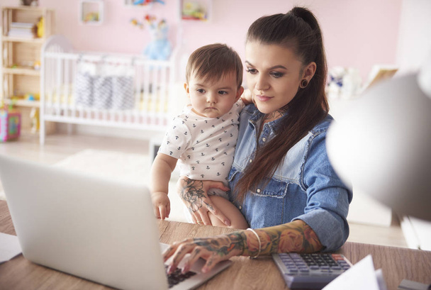 Freelancer mom with baby boy - Photo, Image