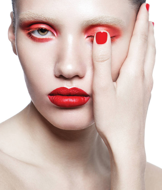 Woman with bright make-up and manicure - Valokuva, kuva