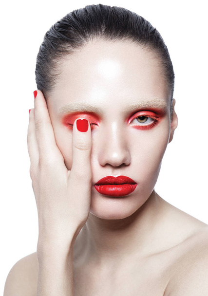 Woman with bright make-up and manicure - Foto, afbeelding
