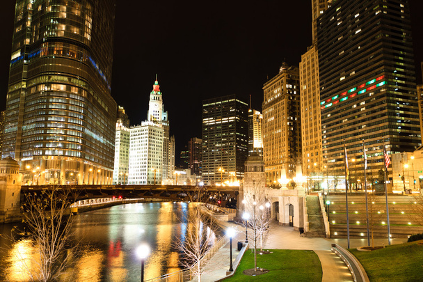 Chicago River éjjel - Fotó, kép