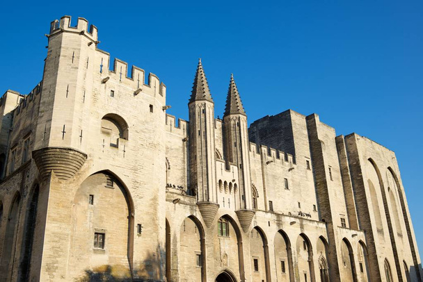 Papstpalast in Avignon - Foto, Bild