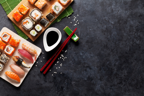 Set van sushi en maki - Foto, afbeelding