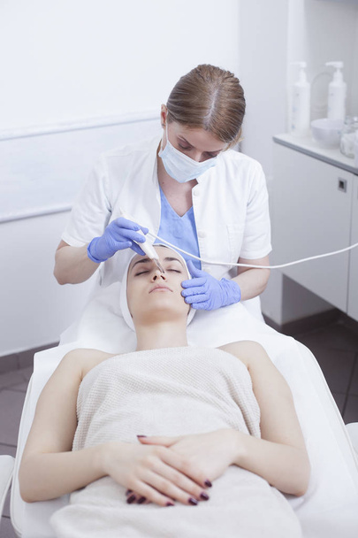 Ultrasound cavitation, face skin cleansing - Zdjęcie, obraz