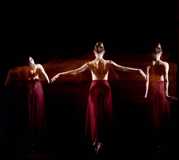 The sensual and emotional dance of beautiful ballerina - Foto, immagini