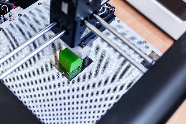 details of modern 3d printer - Foto, Bild