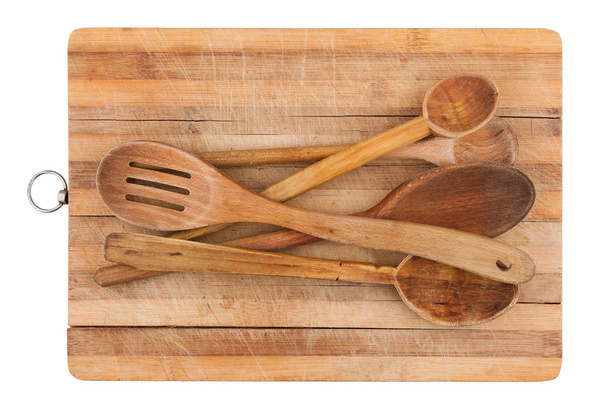 cuillères en bois de cuisine sur planche en bois
 - Photo, image