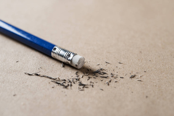 Концепція стирання та помилок олівця
 - Фото, зображення