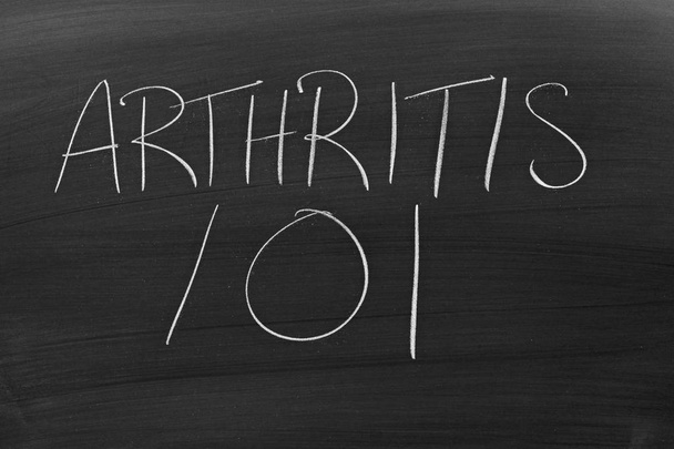 Artritis 101 op een schoolbord - Foto, afbeelding