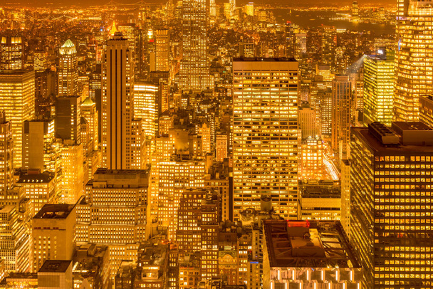Ночной вид Нью-Йорка на Манхэттен во время заката - Фото, изображение