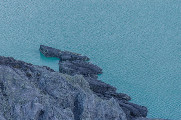 rock-tó-a vulkán - Fotó, kép
