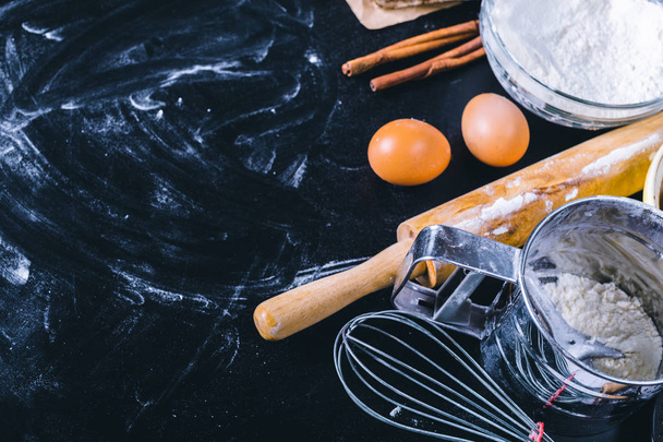 Baking ingredients and utensils template - Zdjęcie, obraz