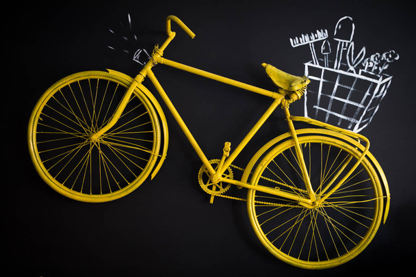 Bicicleta estilo Vintage amarelo
 - Foto, Imagem