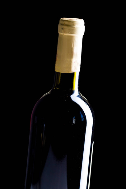 Elegant wine bottle - Foto, imagen