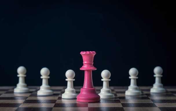 Šachové figurky na šachovnici - Fotografie, Obrázek
