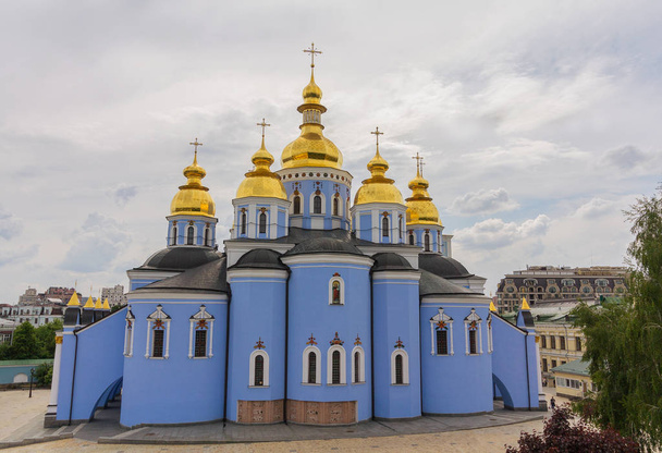 Вид на собор Святого Михайла. Київ, Україна - Фото, зображення