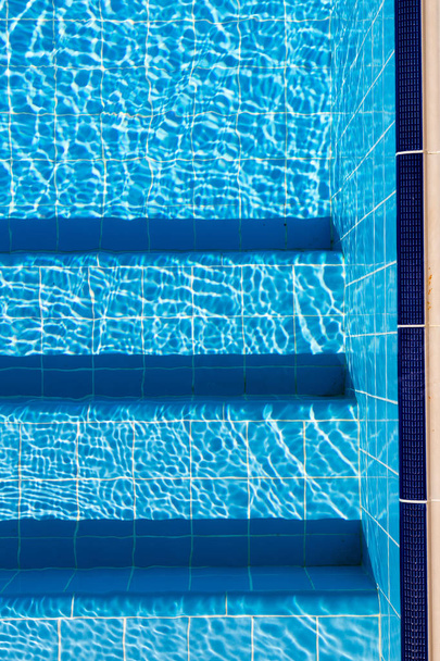 piscina en el hotel - Foto, imagen