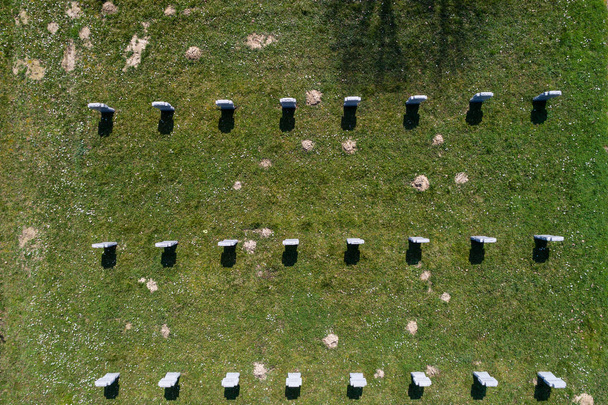 Bílé kříže na hřbitově - Fotografie, Obrázek