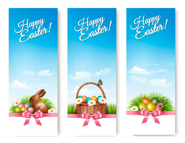 Three banners with Easter backgrounds. Eggs in baskets and a cho - Vektor, Bild