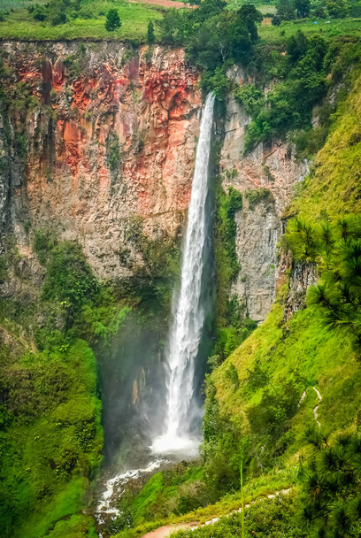 Водопад Сипису-Пису
 - Фото, изображение