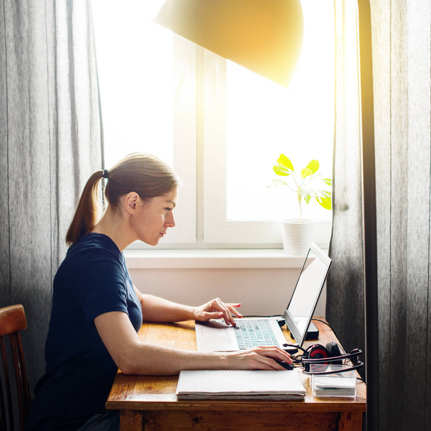 Woman Working Home Office Computer Laptop Home - Foto, imagen