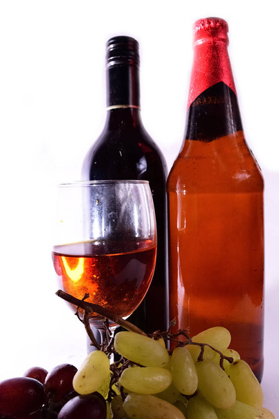 in einem Glas Wein der Weinparty - Foto, Bild