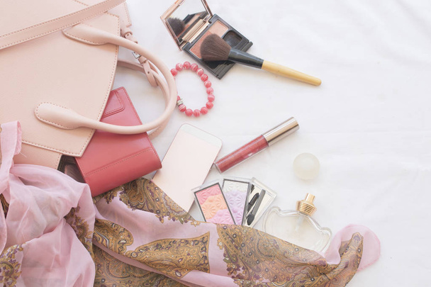 Kosmetika Make-up doplňky módní žena kolekce barevný den - Fotografie, Obrázek
