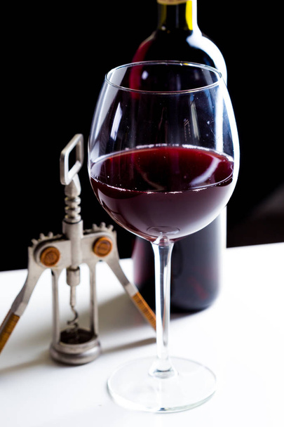 Beeswing vinho tinto
 - Foto, Imagem