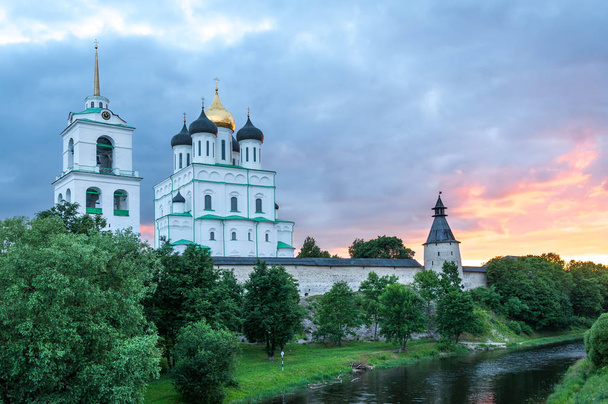 Ancien Pskov Kremlin
 - Photo, image