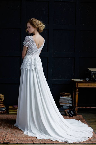 Woman in long white dress - Foto, Imagem