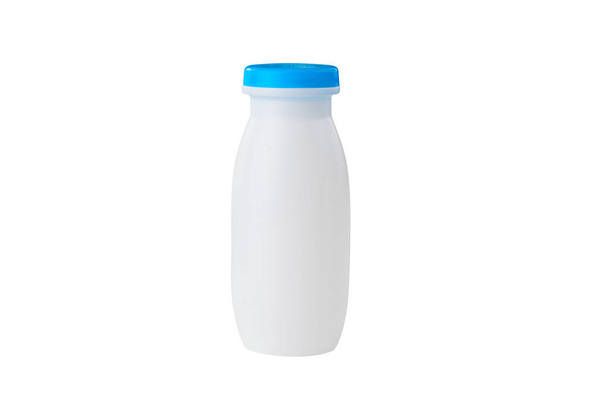 Белая бутылка для молочных продуктов, изолированных на белом
  - Фото, изображение