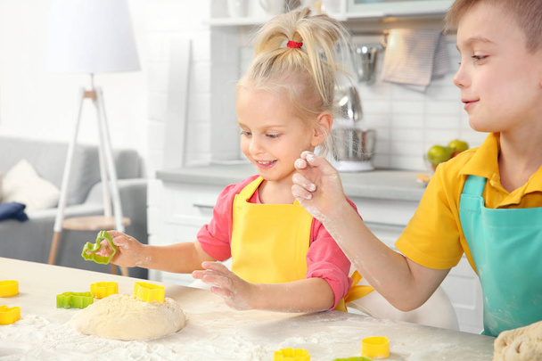 little children making dough - Foto, Bild