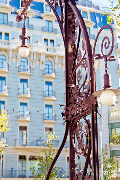 διάσημο streetlamp μοντερνισμού στη Βαρκελώνη, Καταλονία - Φωτογραφία, εικόνα