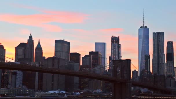 Η γέφυρα του Μπρούκλιν και στον ορίζοντα του Μανχάταν από, Νέα Υόρκη. - Πλάνα, βίντεο