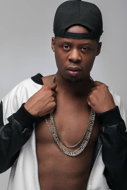 Portrait of african american rich haughty rapper - Foto, immagini