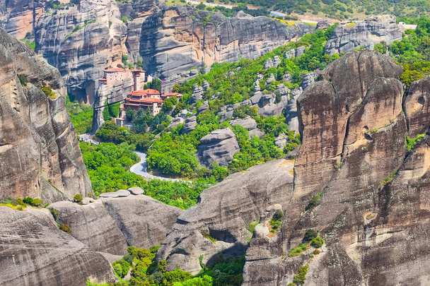 高い崖、ギリシャのメテオラ修道院 - 写真・画像