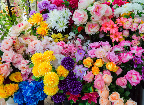 Artificial flowers on the market - Foto, Imagen
