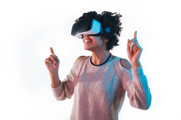 Woman using VR headset - 写真・画像