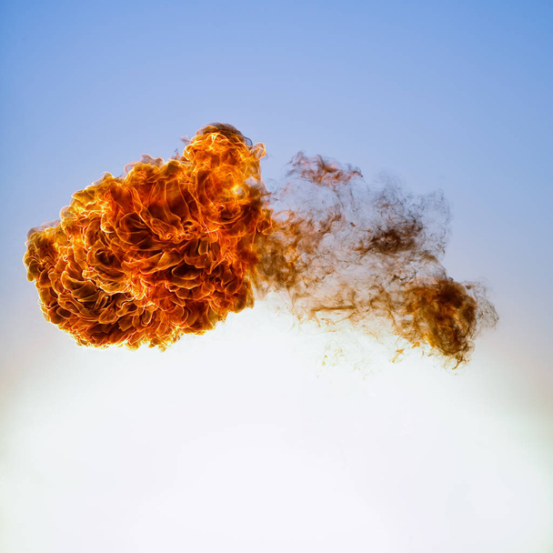 Tűzgolyó robbanás a kék ég háttér - Fotó, kép