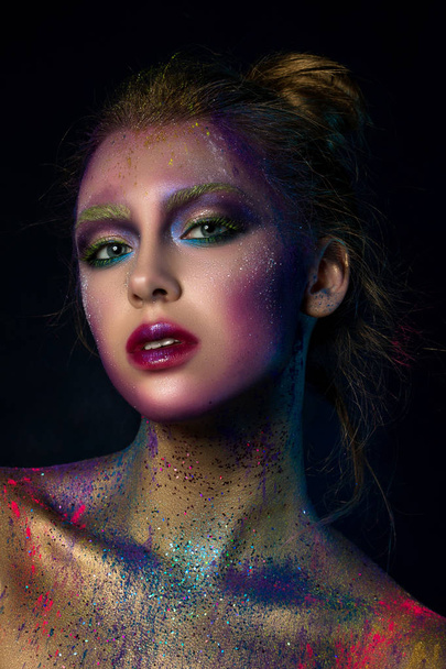 Portrait of young beautiful woman with modern fashion makeup - Fotografie, Obrázek
