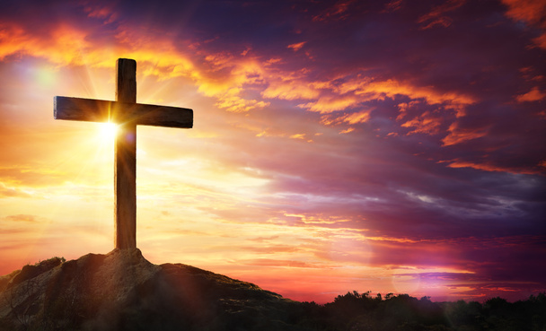 Kreuzigung Jesu Christi - Kreuz bei Sonnenuntergang - Foto, Bild