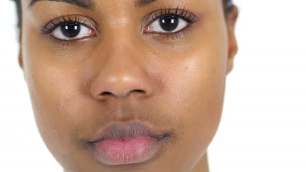 Close Up van een jonge zwarte vrouw - Video