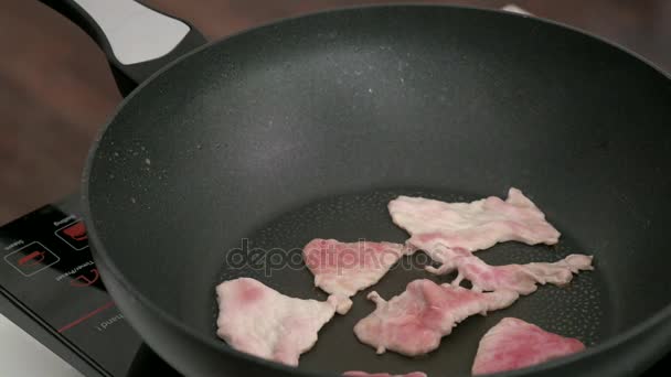  Ψημένο στη σχάρα χοιρινό κρέας κομμένο σε φέτες - Πλάνα, βίντεο