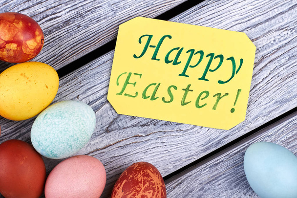 Mutlu Paskalya kartı ve yumurta. - Fotoğraf, Görsel