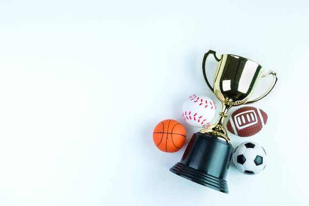 Золотой трофей, Футбольная игрушка, Бейсбольная игрушка, Баскетбольная игрушка и Ru
 - Фото, изображение
