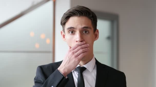 Shock, Stunned Businessman in Office - Felvétel, videó