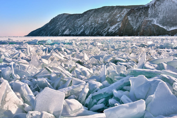 Pile large fragments of ice - Valokuva, kuva