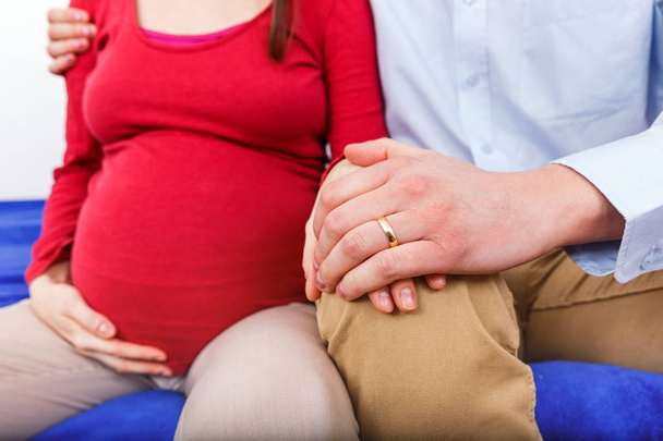 Couple expecting baby - Foto, afbeelding
