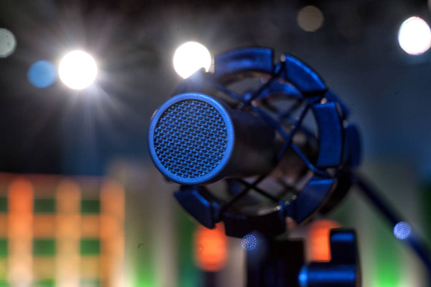 Microfone close-up no palco
 - Foto, Imagem