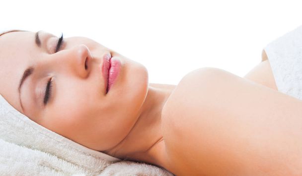 beautiful woman with closed eyes in spa - Foto, Bild