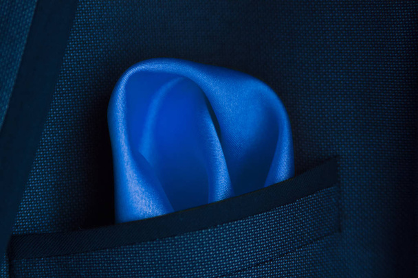 Blauwe zakdoek in jaszak - Foto, afbeelding